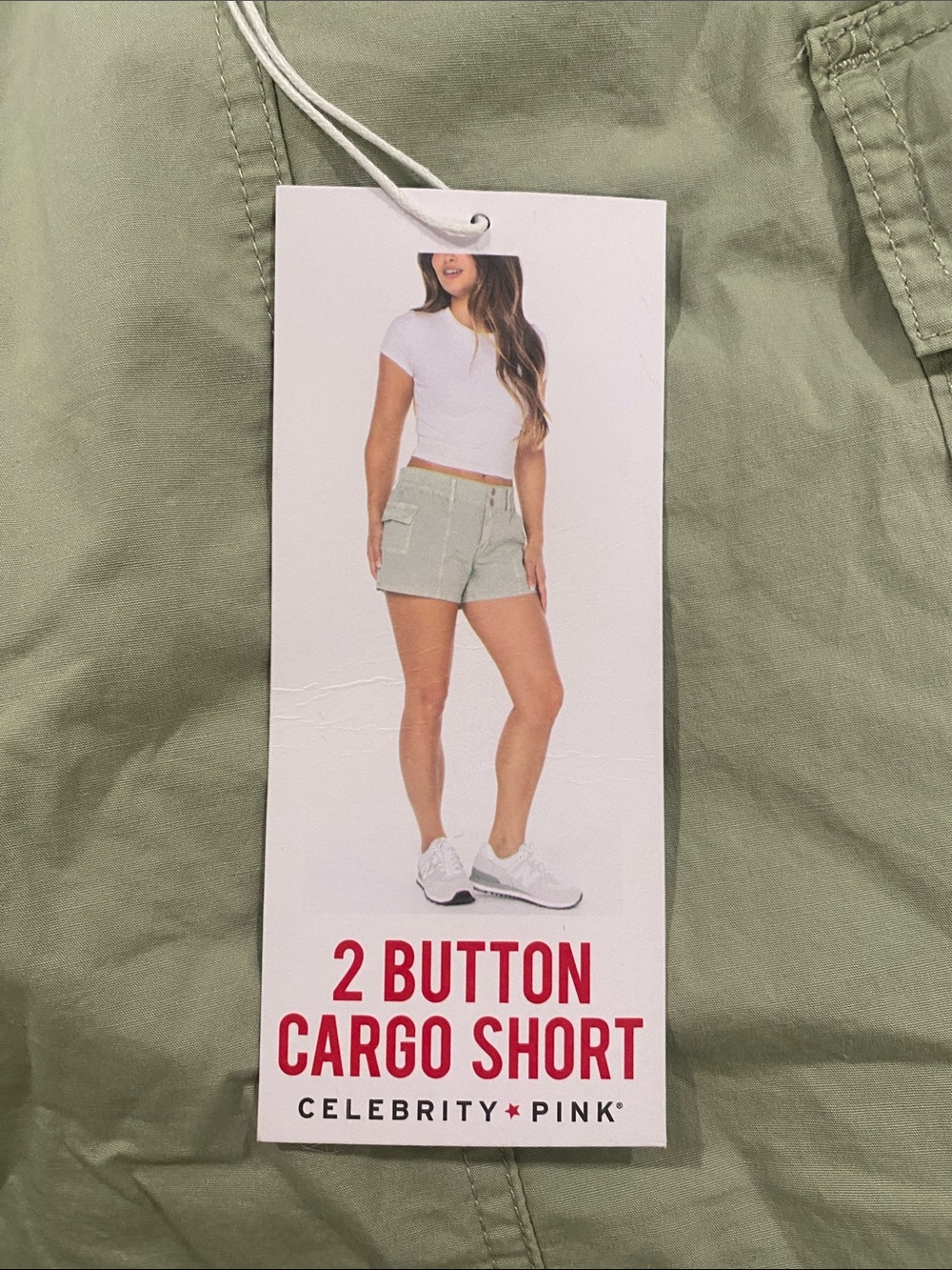 🆕Celebrity Pink 2 button cargo shorts: size XL. NWT